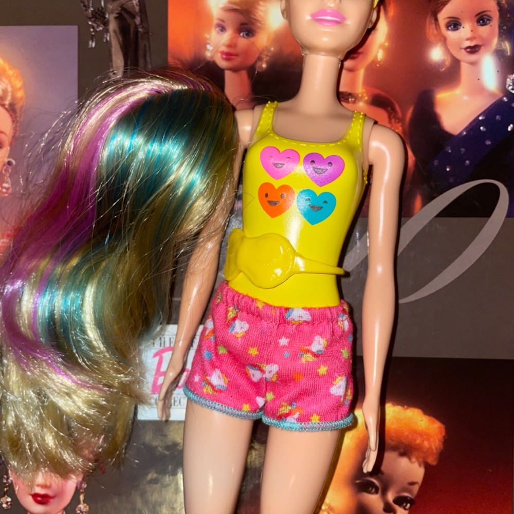 Barbie - Picture 3 of 4